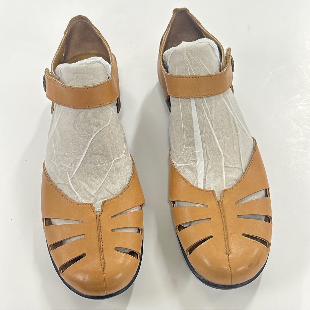 Array Size 11 Tan Leather MaryJane Flats Comfort Boho Minimalist Capsule Classic